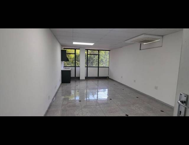 BUSINESS PROPERTY TO RENT IN LYNNWOOD GLEN